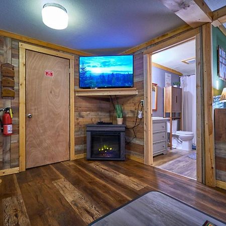 Steps From Downtown Pigeon Forge Parkway + Private Hottub And Firepit - Wifi - Firefly Bungalows Экстерьер фото