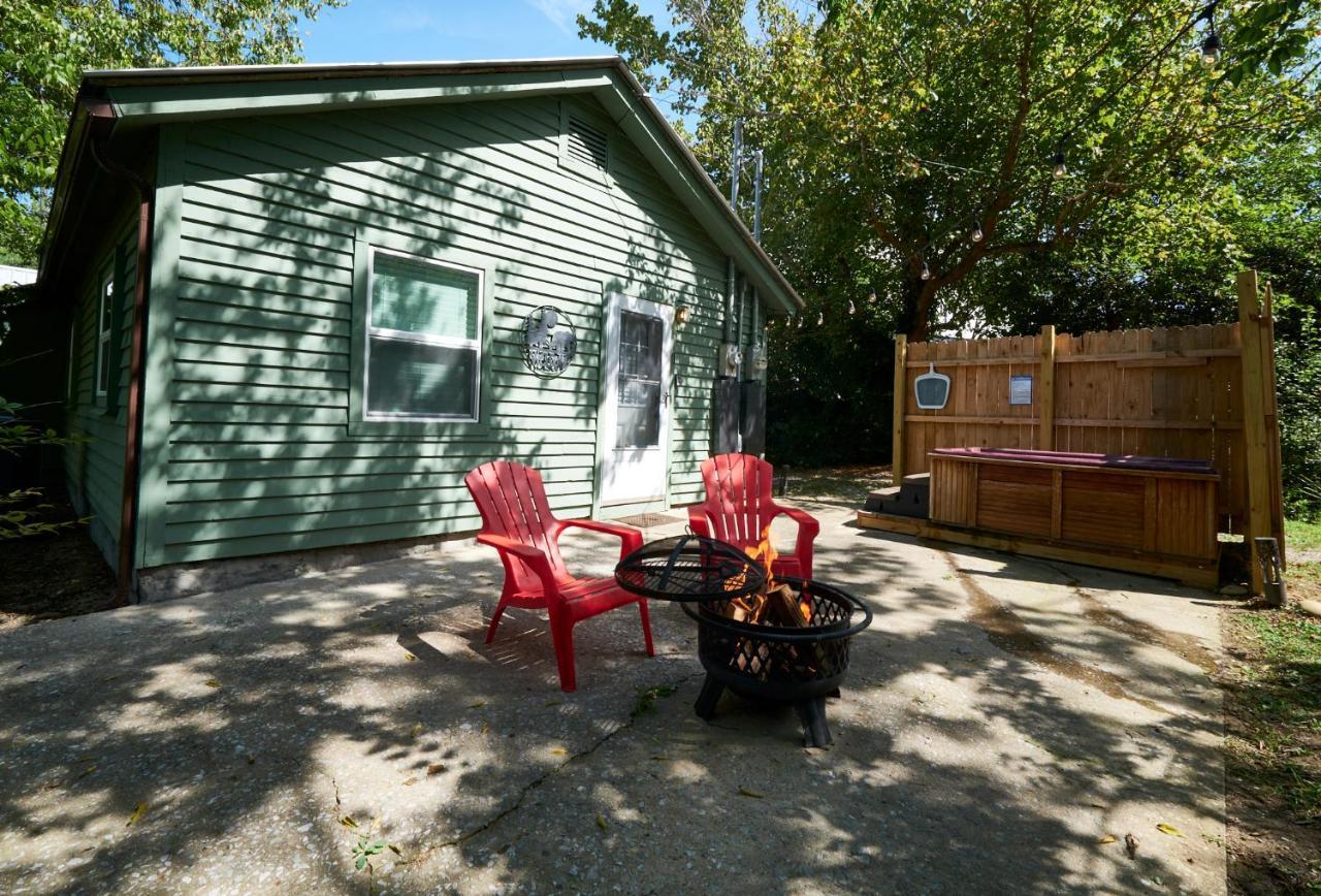 Steps From Downtown Pigeon Forge Parkway + Private Hottub And Firepit - Wifi - Firefly Bungalows Экстерьер фото