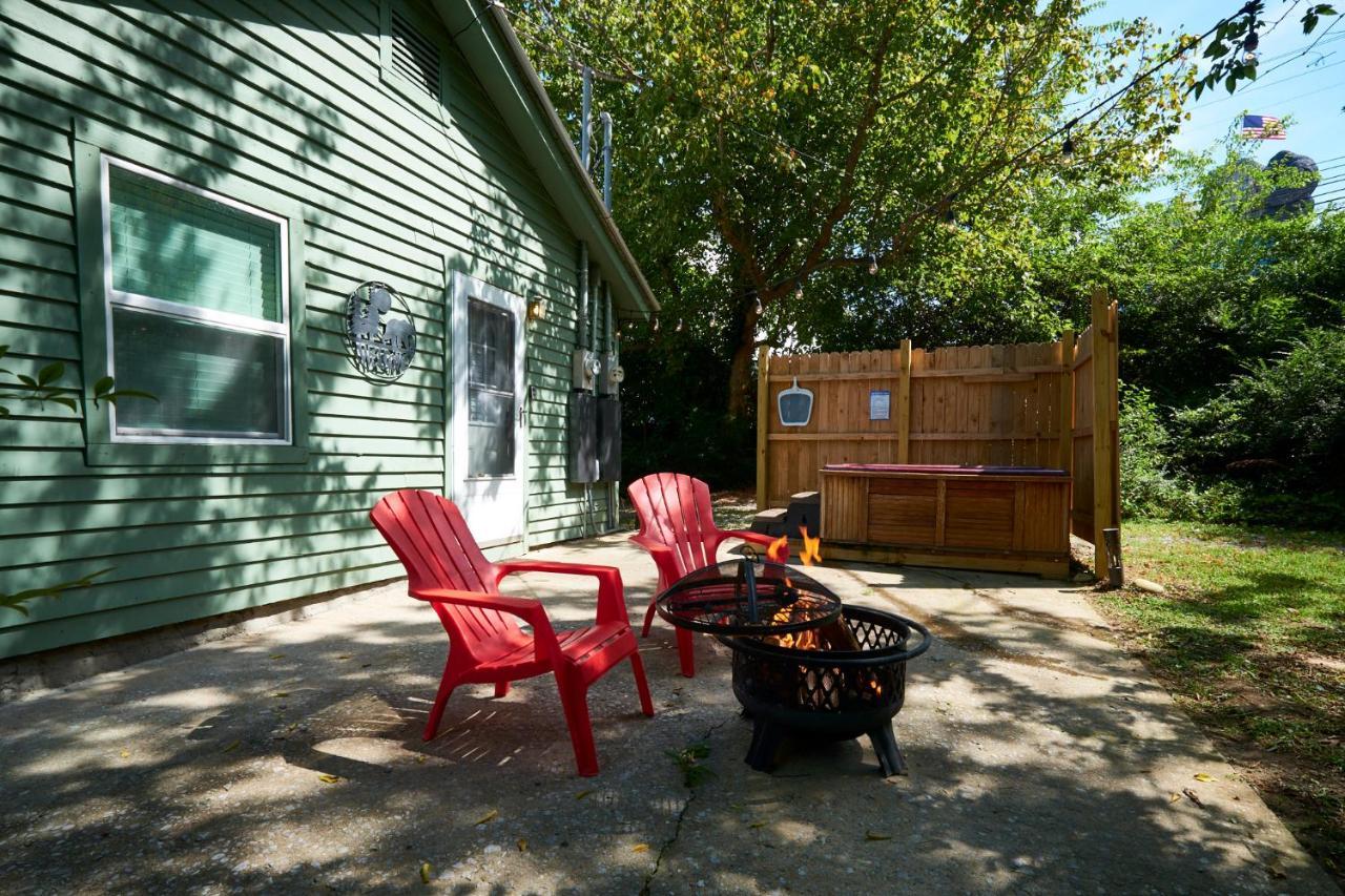 Steps From Downtown Pigeon Forge Parkway + Private Hottub And Firepit - Wifi - Firefly Bungalows Экстерьер фото
